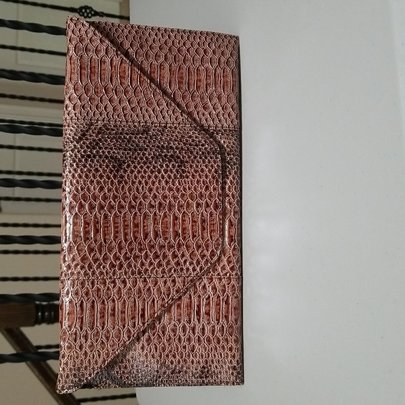 Brown large faux snakeskin pattern envelop clutch!! - Picture 3 of 6